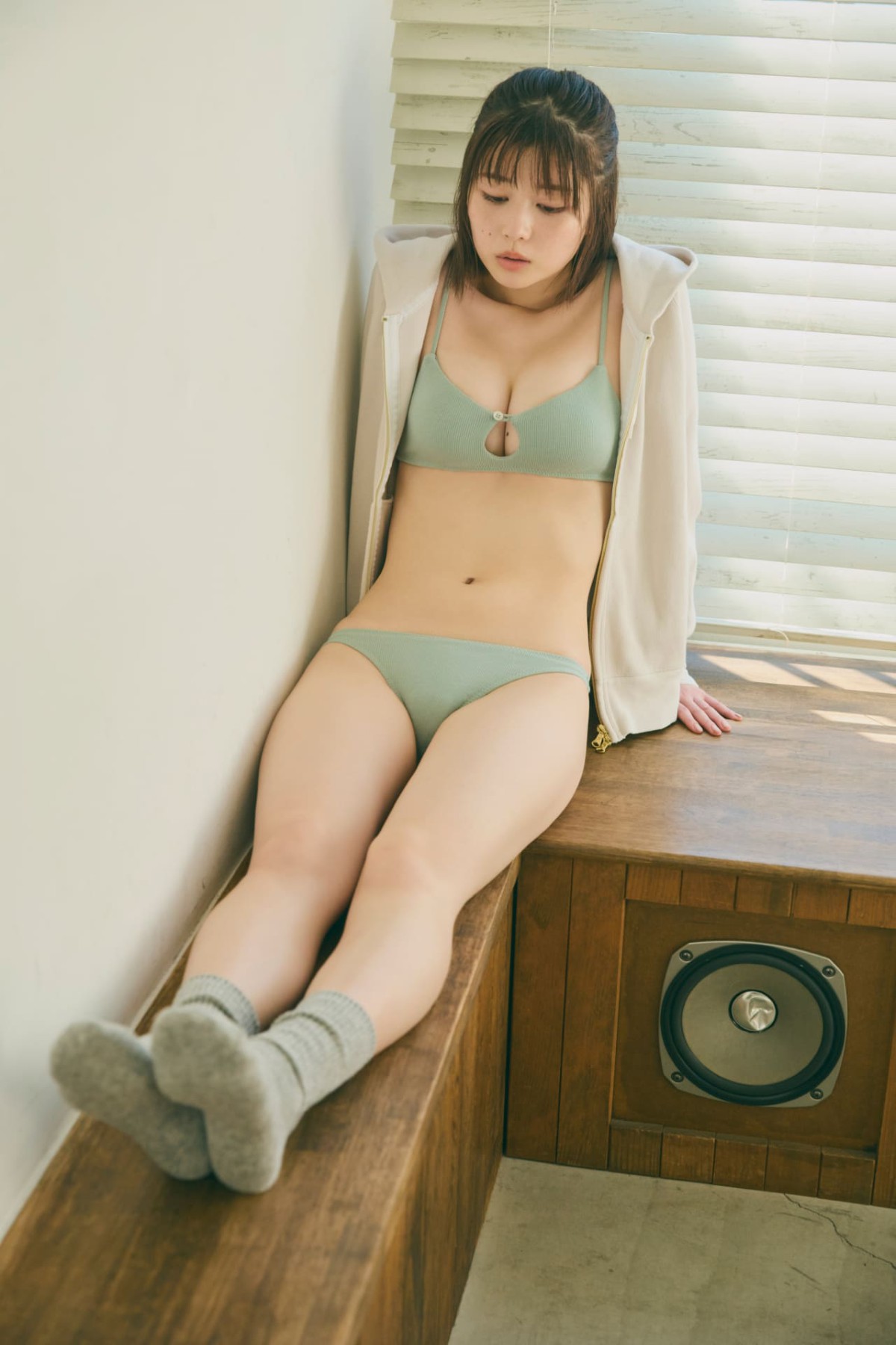 FRIDAY 2023 02 09 Yuzuha Saeki 冴木柚葉 Monthly Girl 021 0025 2259269297.jpg