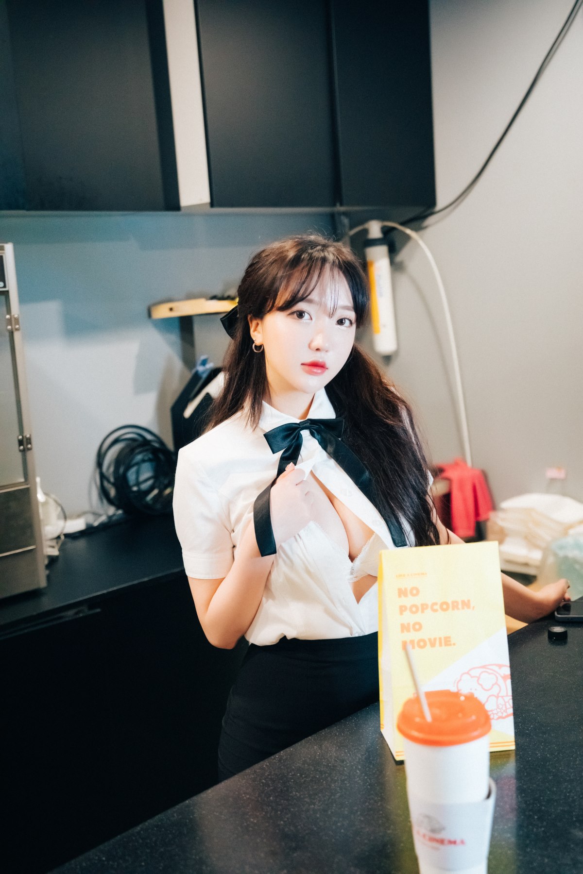 Loozy Son Ye Eun 손예은 Ticket Girl A 0011 7212920377.jpg