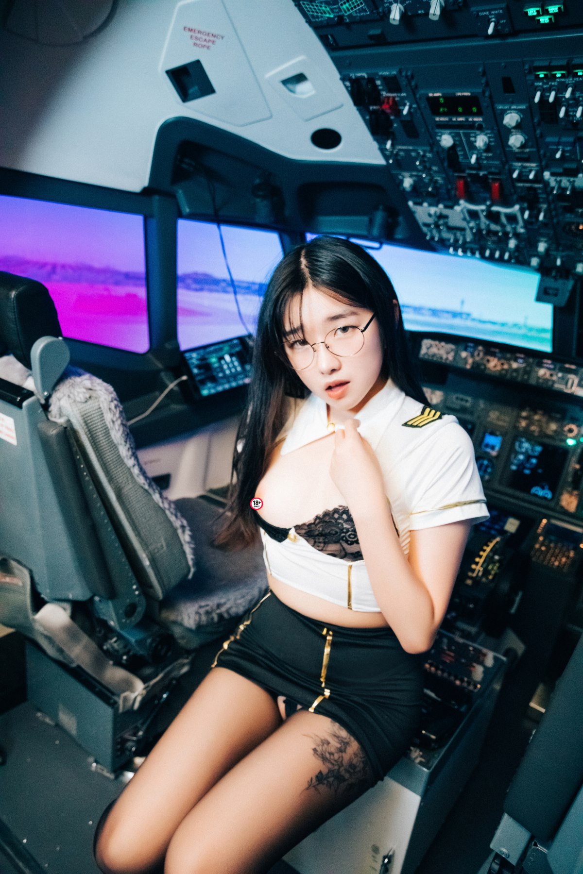 Loozy Sonson 손손 Night Flight B 0016 9512843678.jpg