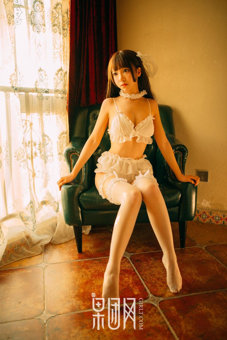 Xiong Chuan Lori Maid With No Clothes