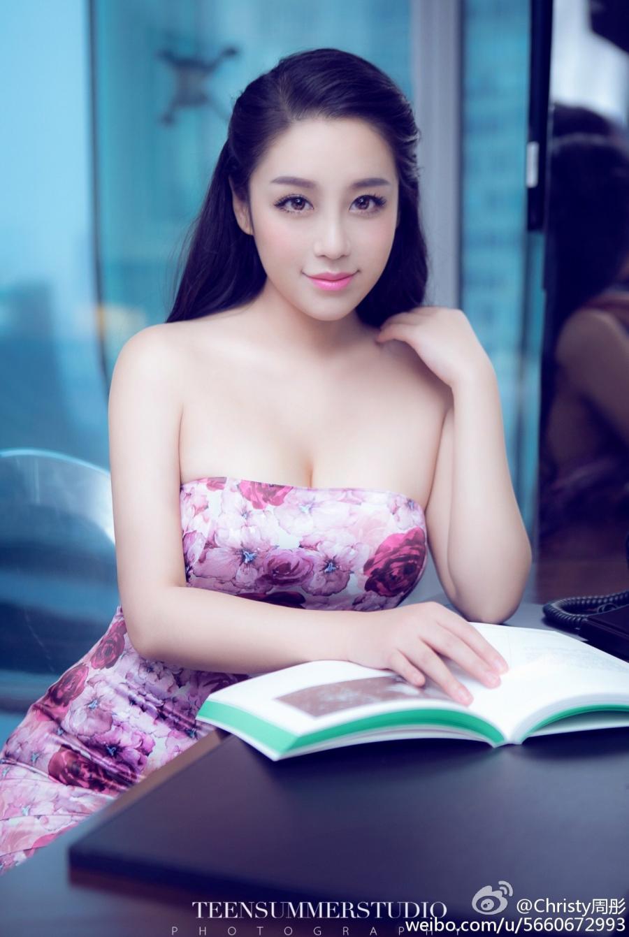 Christy Zhou Tong Picture and Photo