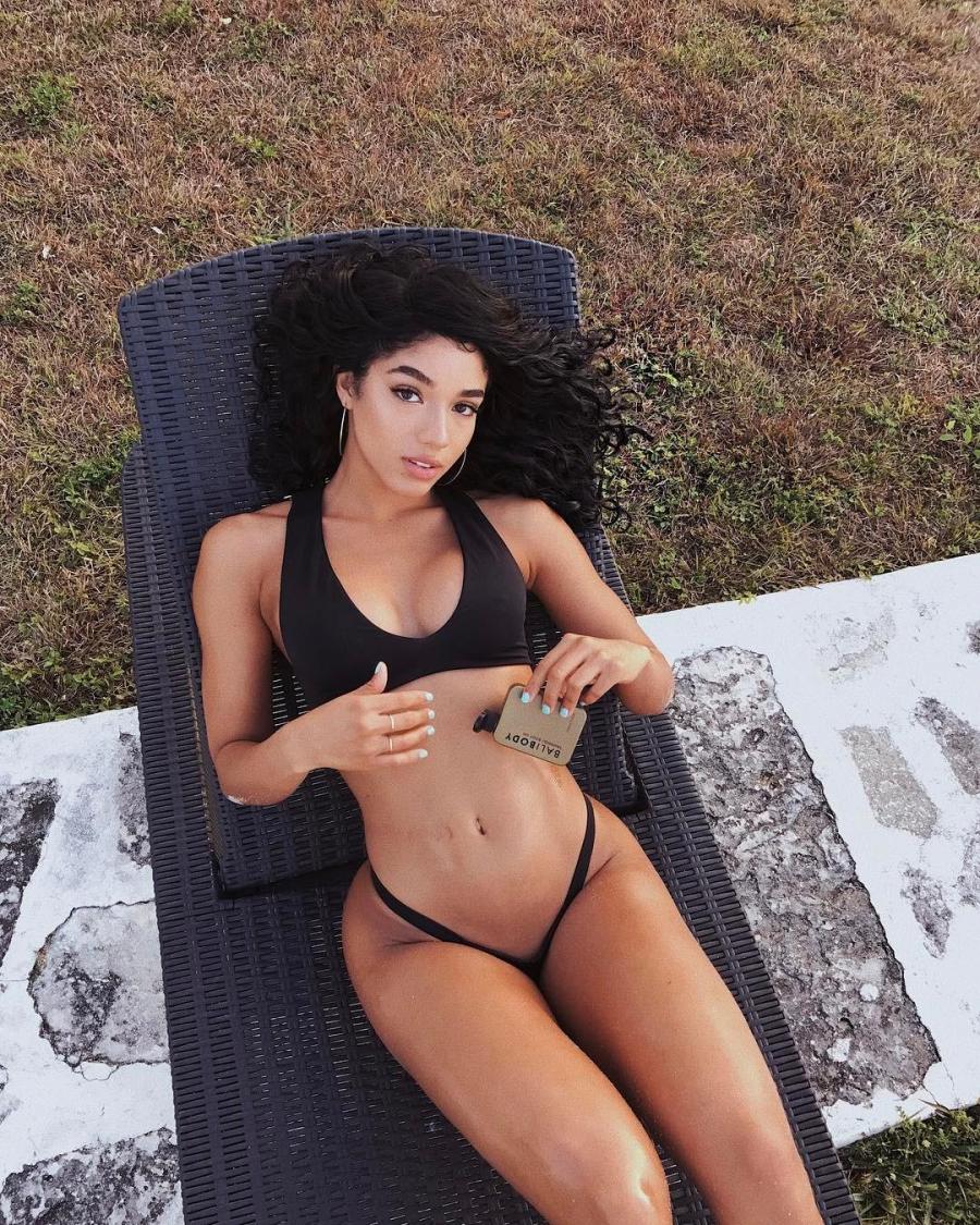 Yovanna Ventura Bikini Wheat Skin Picture and Photo