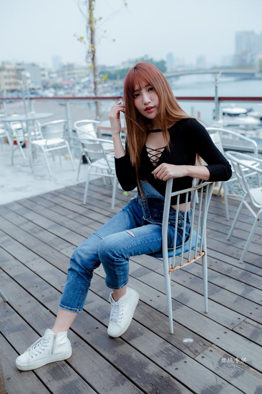 Taiwan Pretty Girl Bi Bi Er Jean Hot Pants Pictures