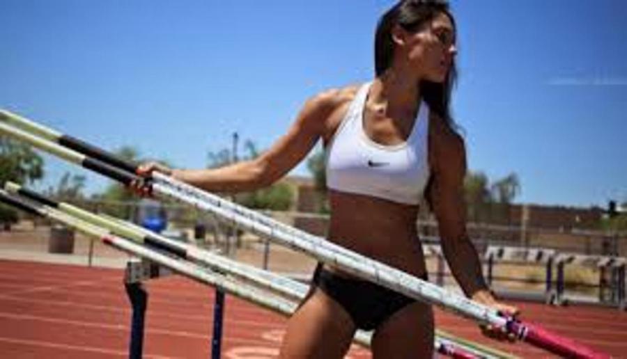 Allison Stokke Muscles Sport Picture and Photo