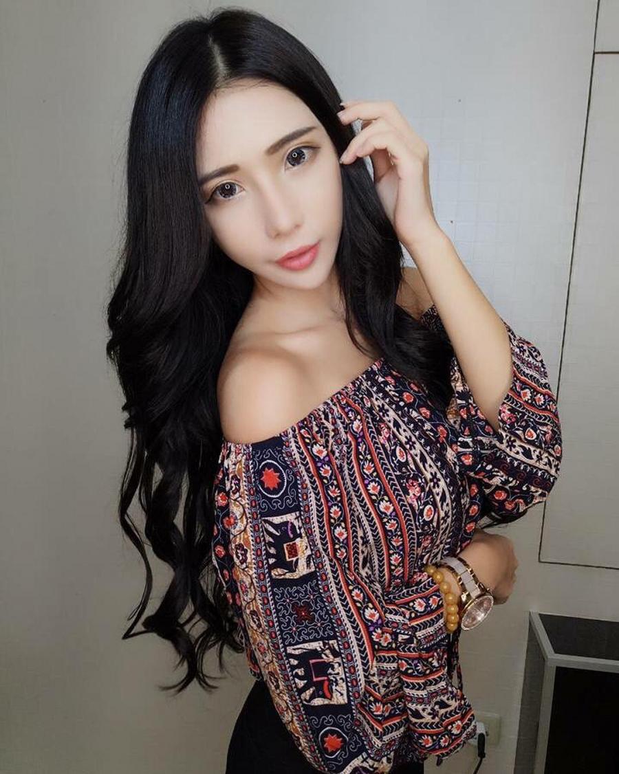 Shen Qi Qi Mixed Girl Hot Picture and Photo