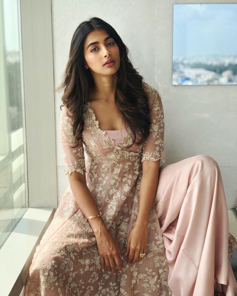 Pooja Hegde Temperament Picture and Photo