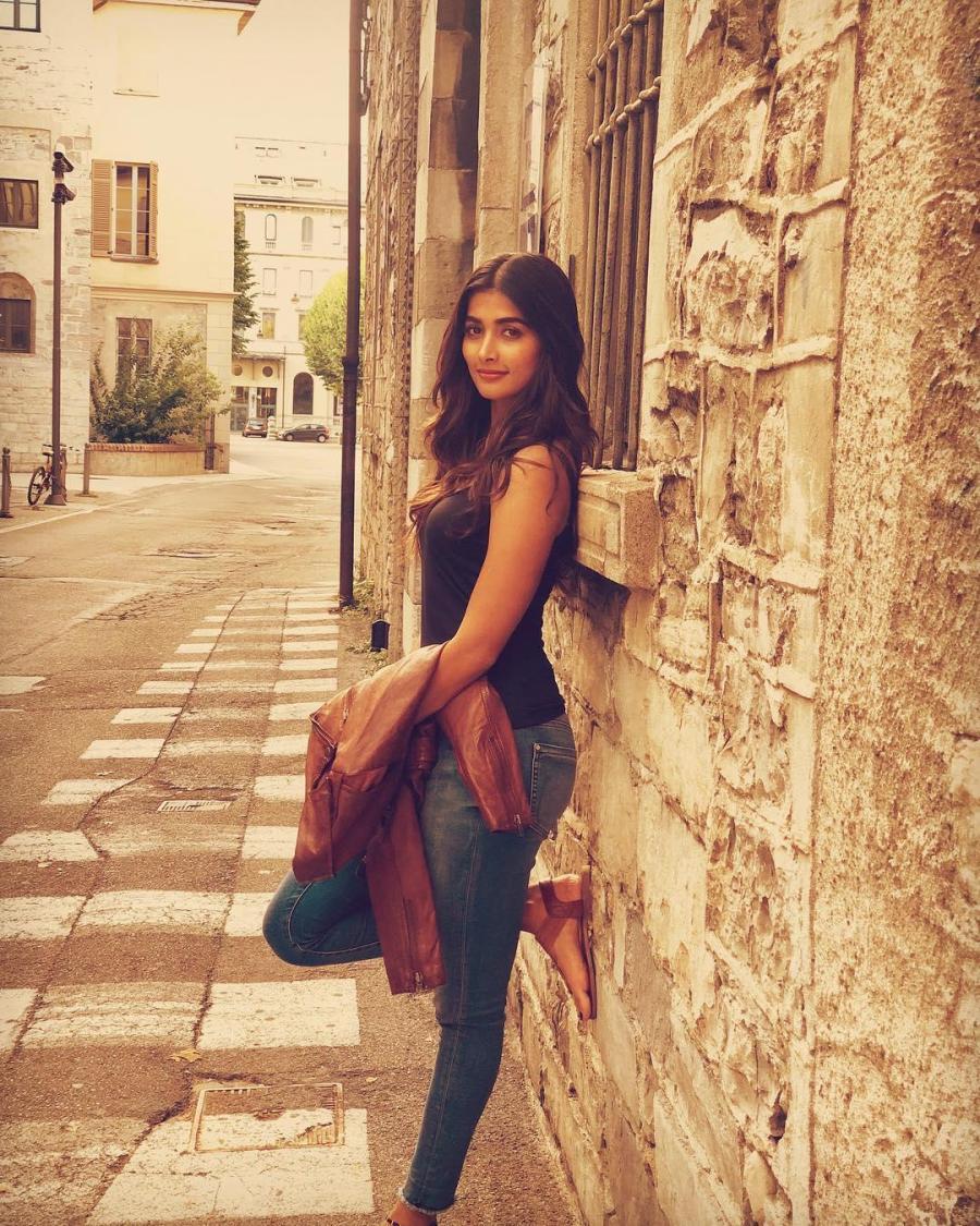 Pooja Hegde Temperament Picture and Photo