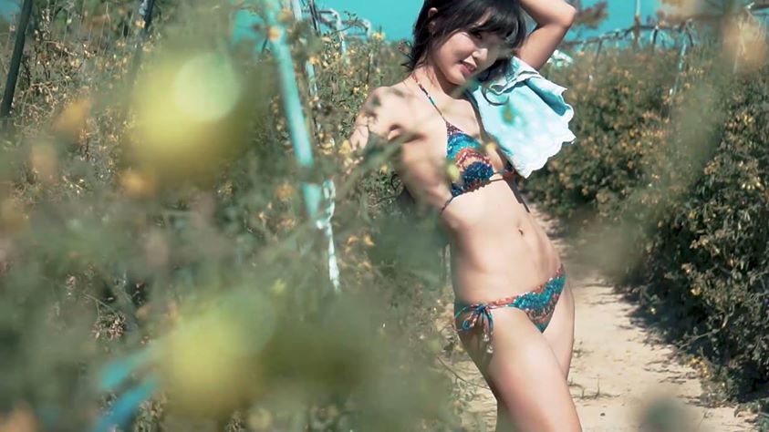 Zheng Ni Rong Lovely Bikini Picture and Photo