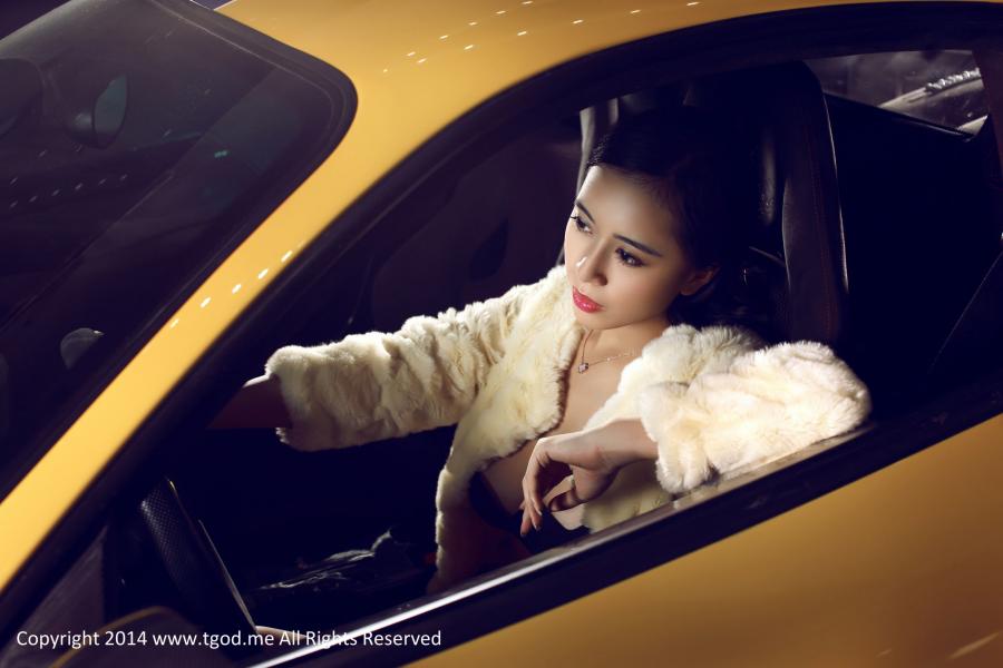 TGOD – Car and Beauty Girl Huang Ke