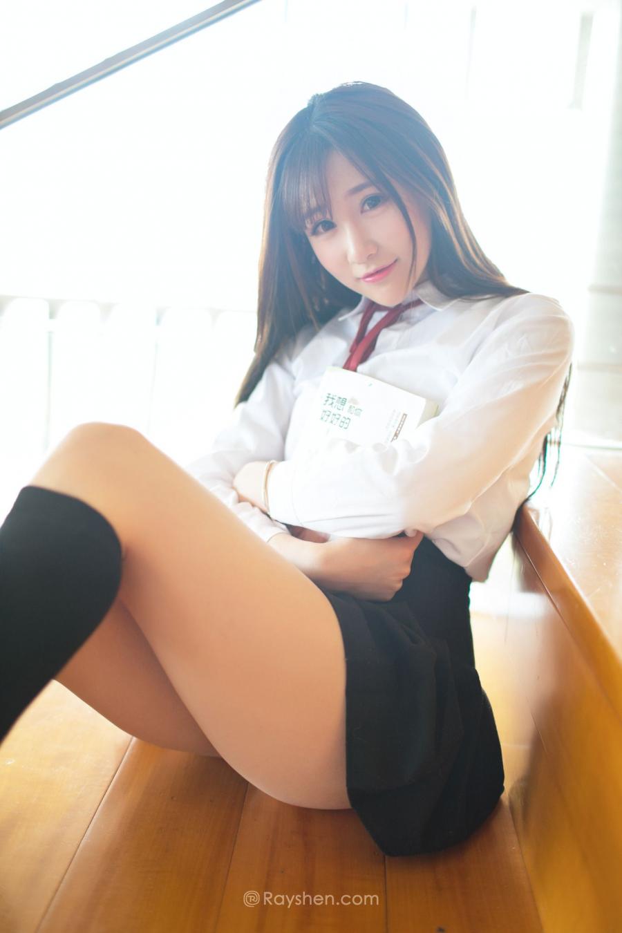 Cute Girl Zhang Fei Fei School Uniform Picture and Photo