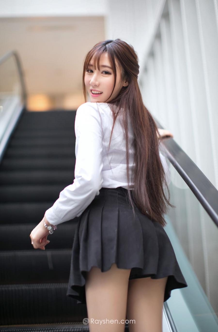 Cute Girl Zhang Fei Fei School Uniform Picture and Photo