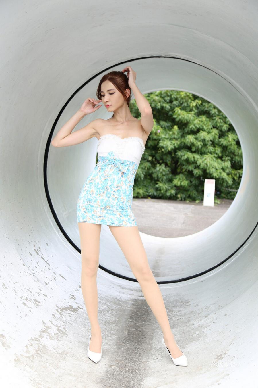 Taiwan Pretty Girl Cai Yi Xin Hip and Dress Picture and Photo