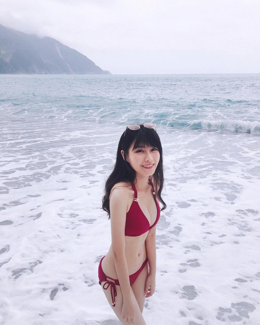 Luo Pei En Pure Bikini Picture and Photo