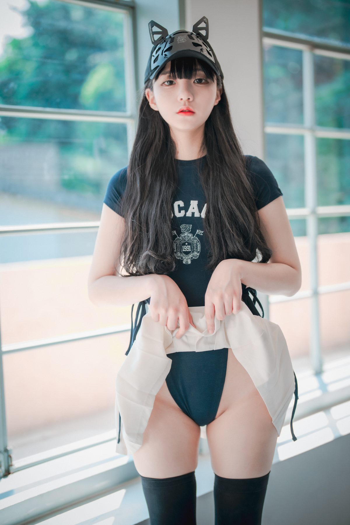 DJAWA Jeong Jenny 정제니 Classic Athletic Girl in Navy Blue 010 7722856852