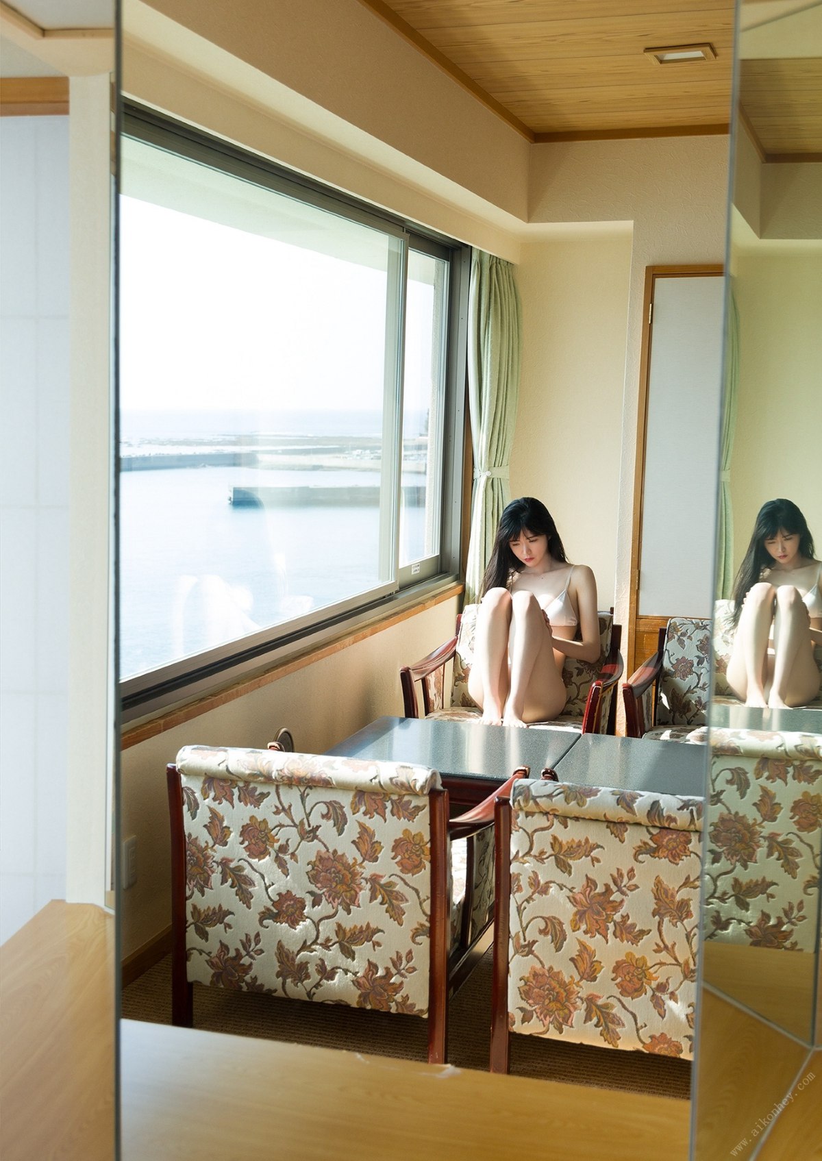 Digital Limited YJ PHOTO BOOK 2022 05 26 Onodera Azusa 小野寺梓 Hotel New Azusa 0020 4909271752.jpg