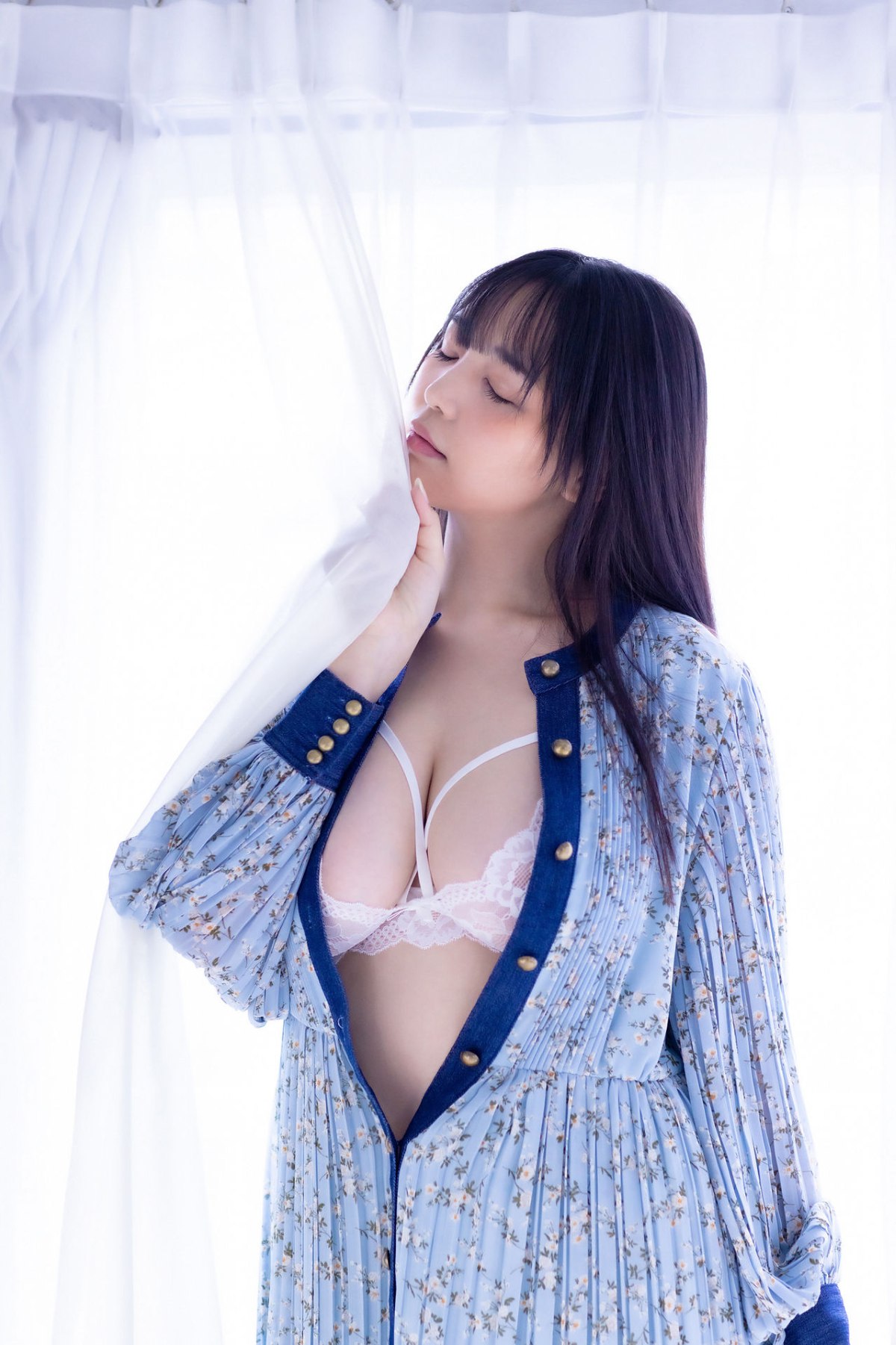 FRIDAY Digital Photobook 2023 02 24 Momona Koibuchi 恋渕ももな Melting Tawawa 0004 2055751877.jpg