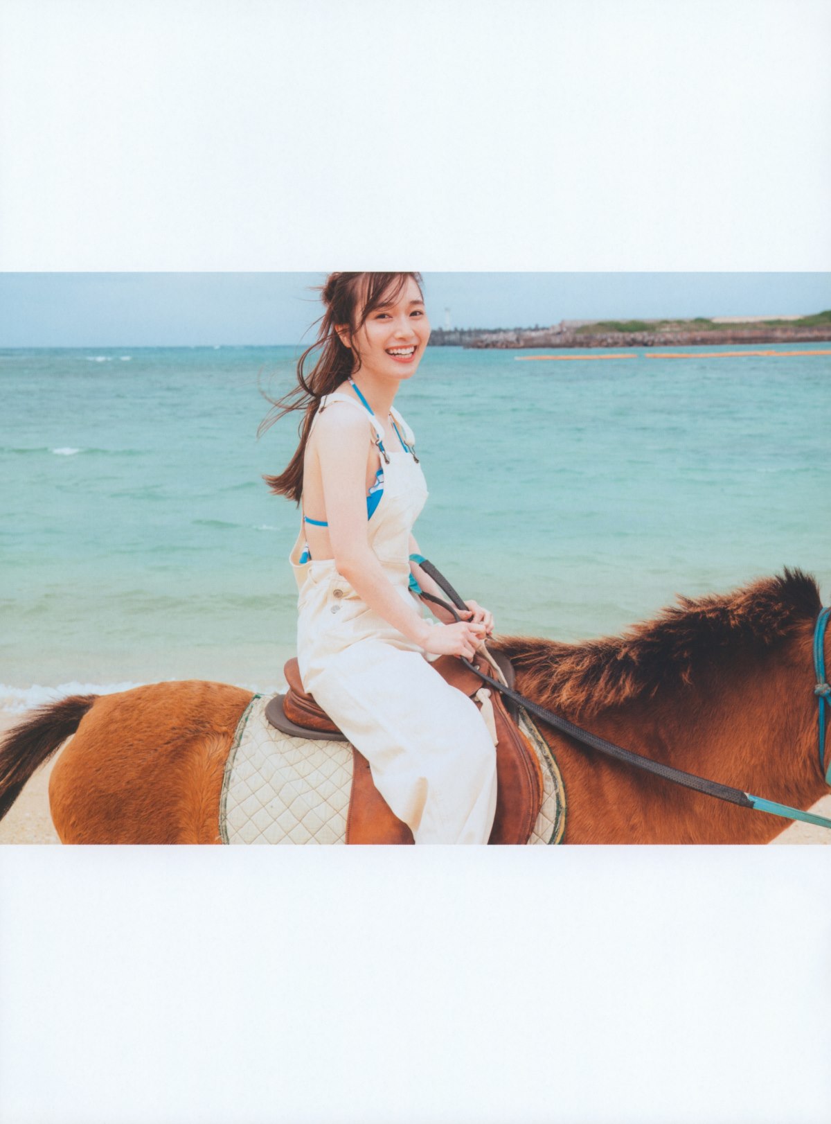 Photobook 2022 08 23 Rena Moriya 守屋麗奈 1st Photobook Egao No Guu Choki Paa 0060 4847642429.jpg