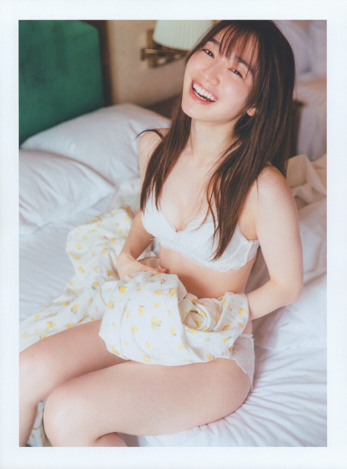 Photobook 2022 08 23 Rena Moriya 守屋麗奈 1st Photobook Egao No Guu Choki Paa 0093 2123249947.jpg