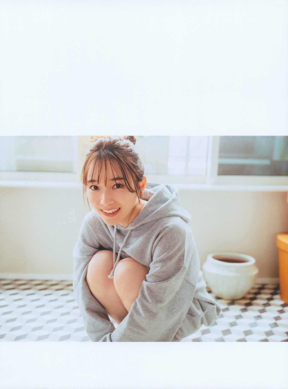 Photobook 2022 08 23 Rena Moriya 守屋麗奈 1st Photobook Egao No Guu Choki Paa 0142 0826038515.jpg