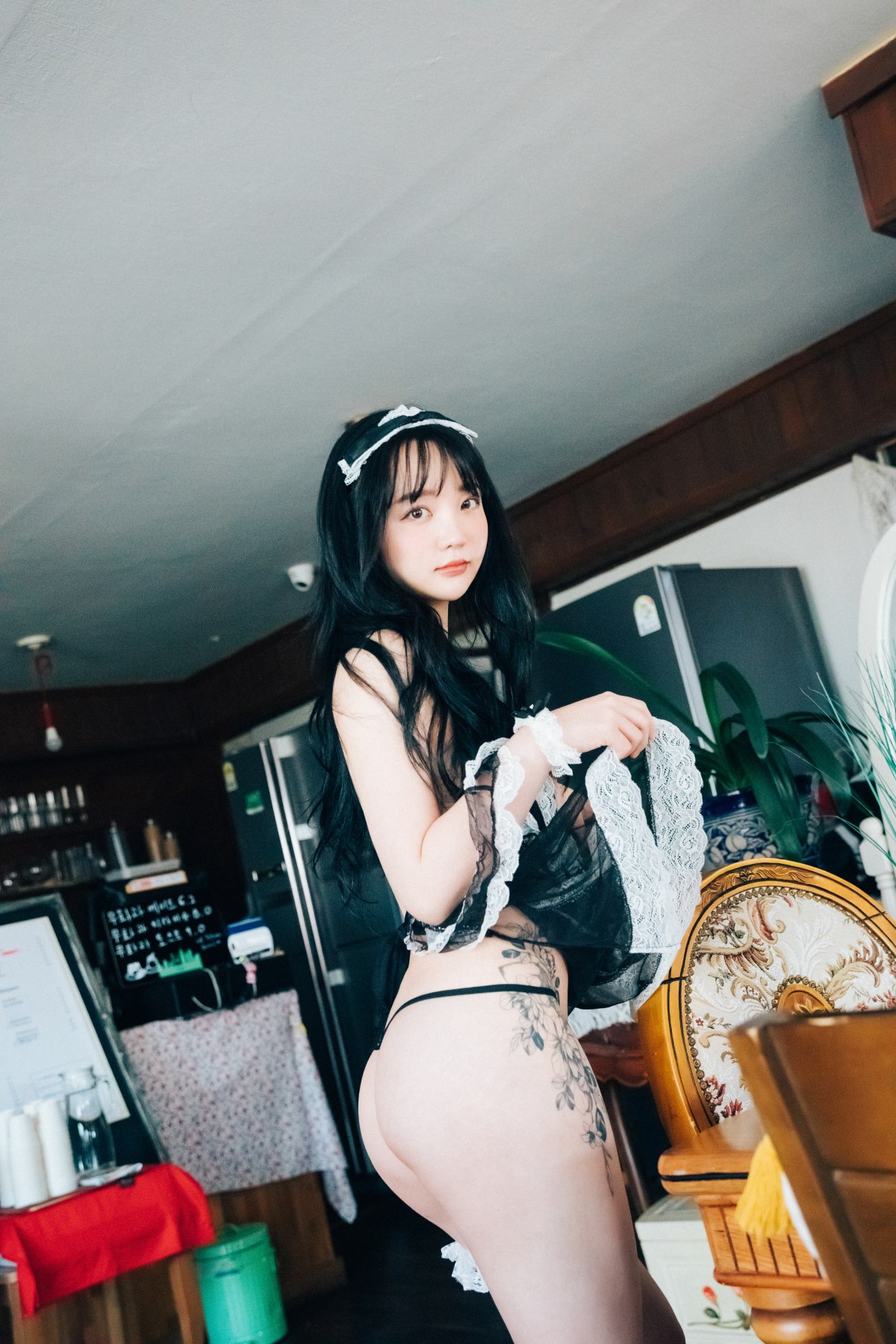 Loozy Son Ye Eun 손예은 Fetish Cafe 0019 1421726968.jpg