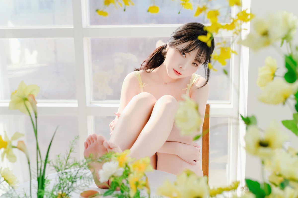 Patreon Yuna 유나 Flowers 0005 0597310669.jpg