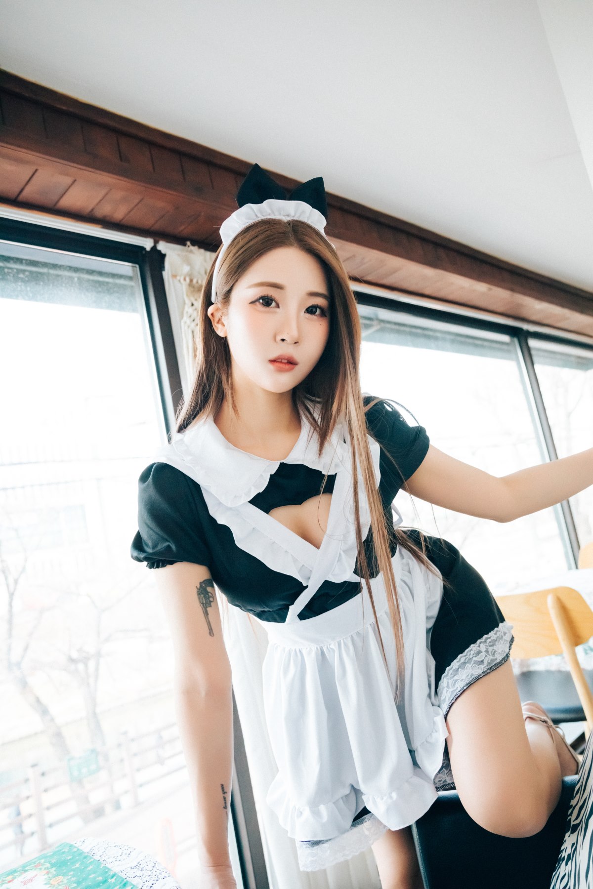 Loozy Bomi 보미 Maid Cafe S Ver A 0029 7933404914.jpg