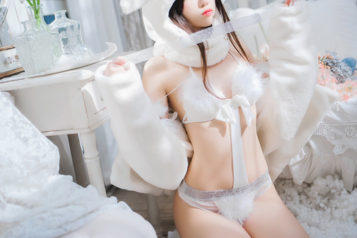 Coser@桜桃喵 Vol 142 小白兔01And 02 0082 3356476264.jpg