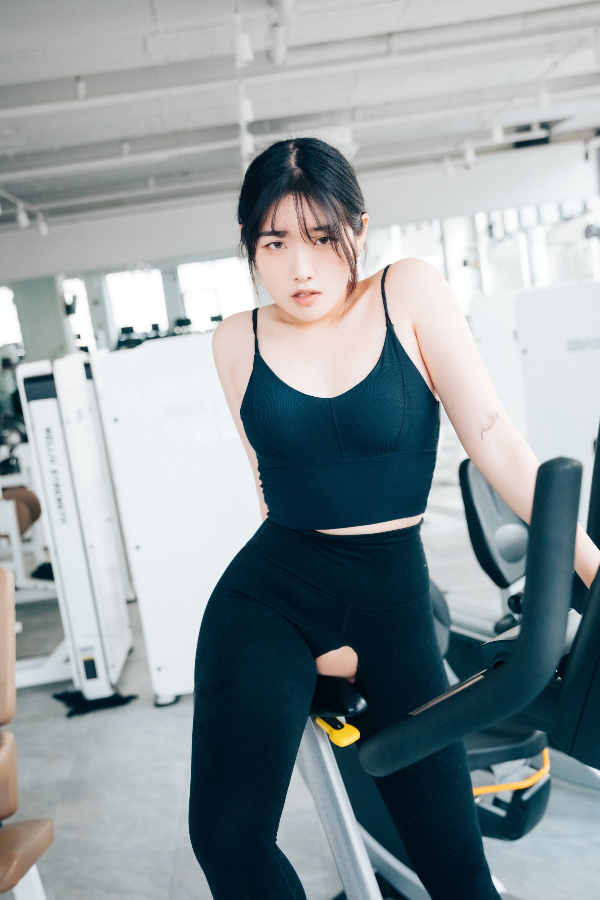 Loozy Sonson 손손 Personal Trainer S Ver 0039 5077943386.jpg