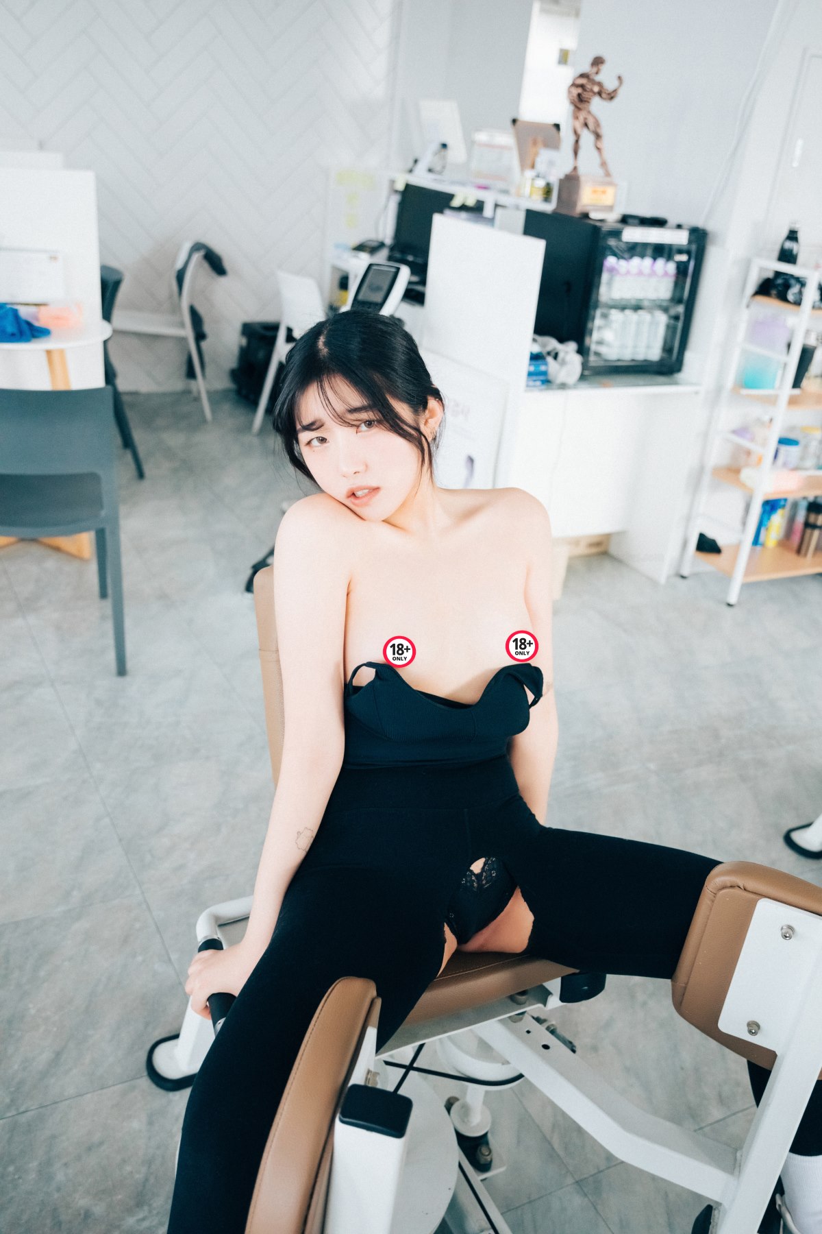 Loozy Sonson 손손 Personal Trainer S Ver 0083 3413799193.jpg