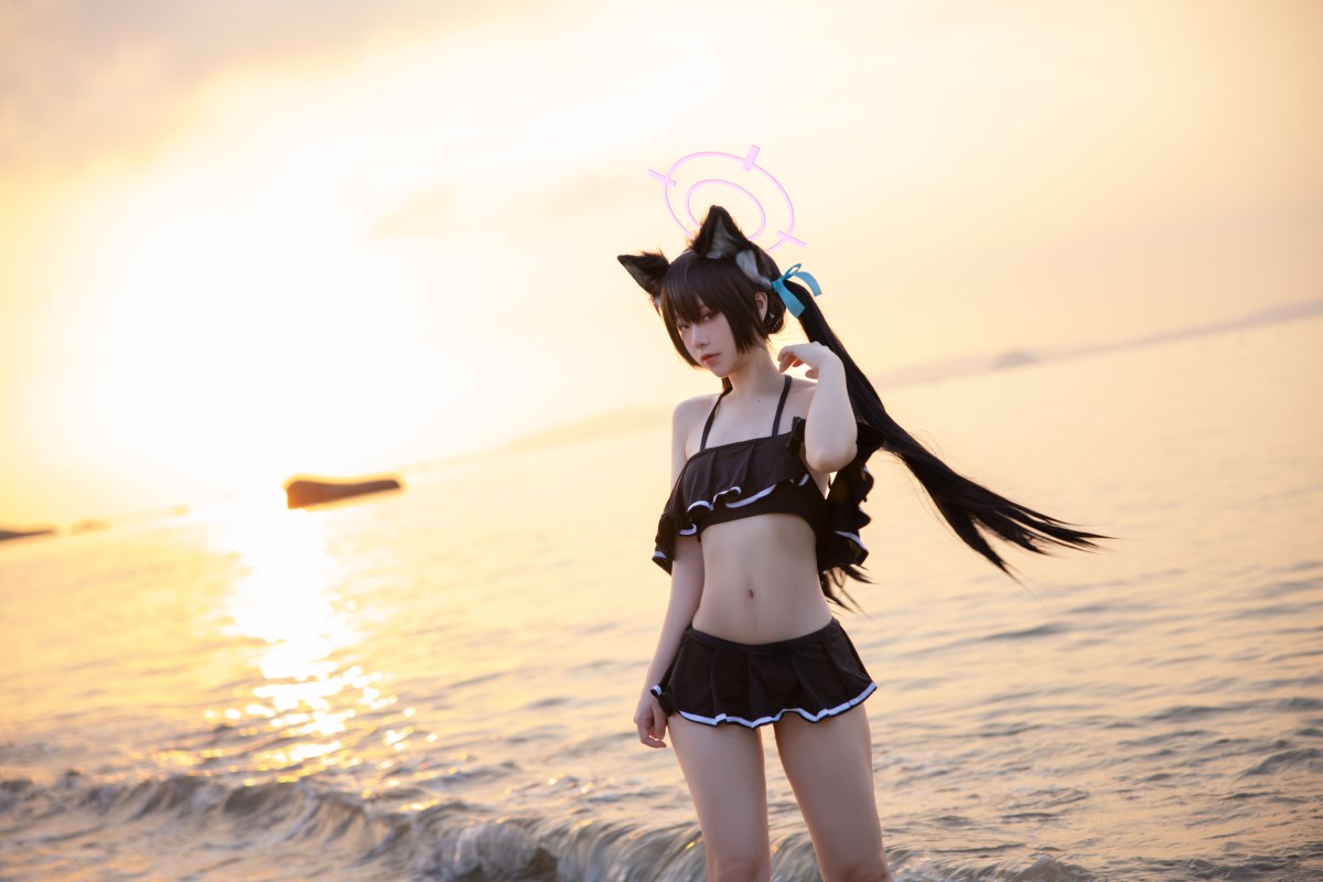 Coser@G44不会受伤 Vol 085 碧蓝档案 黑見芹香 海边泳装 0011 6638931725.jpg