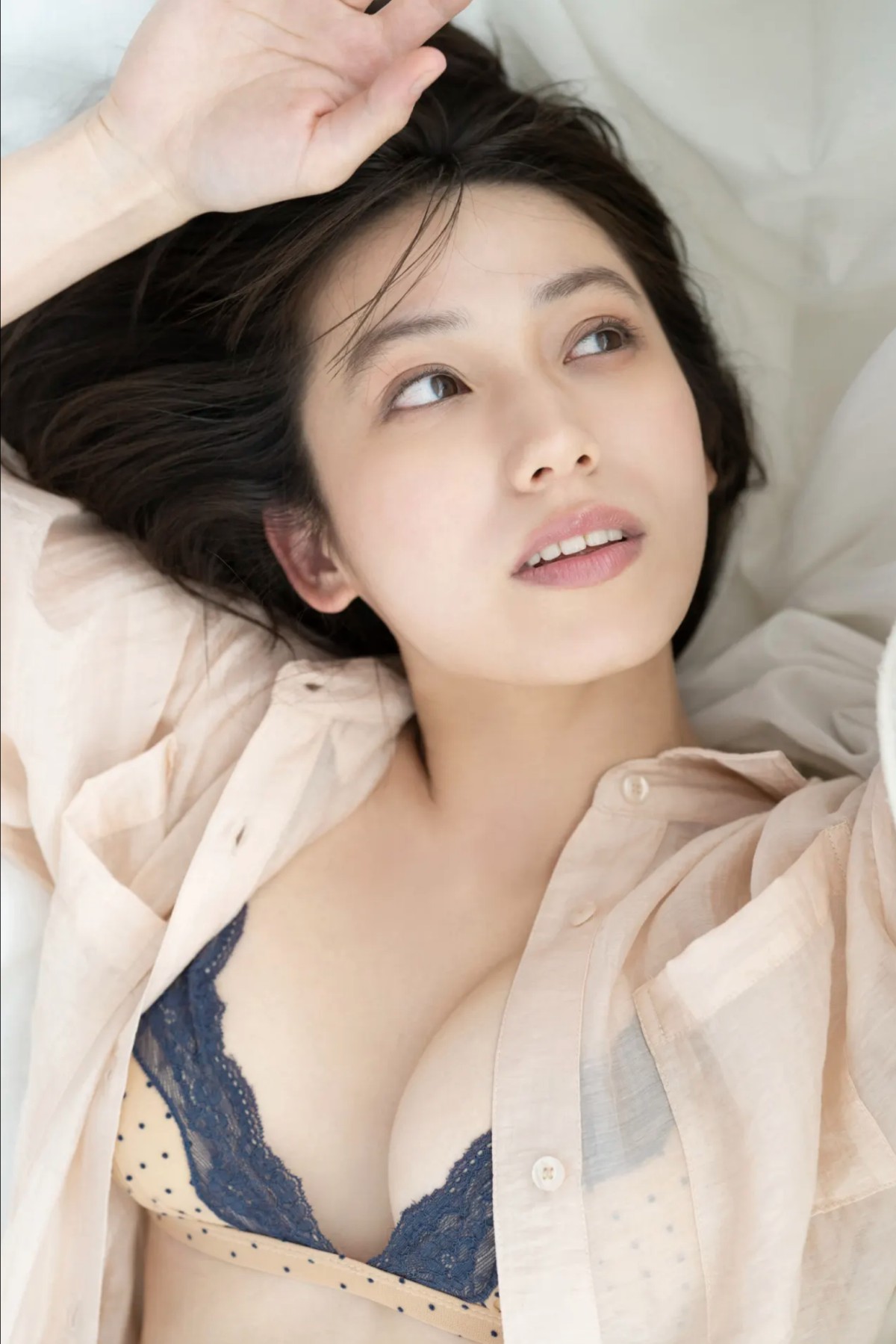 FRIDAYデジタル写真集 Airi Sato 佐藤あいり Glossy Bare Skin Vol 1 0044 1073068798.jpg