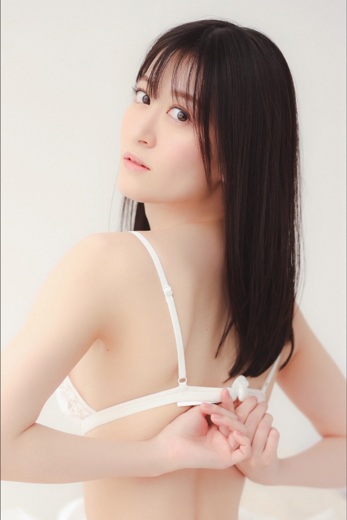 Photobook 2023 04 20 Jonishi Kei 上西恵 Pureness Of K 0059 2136729317.jpg