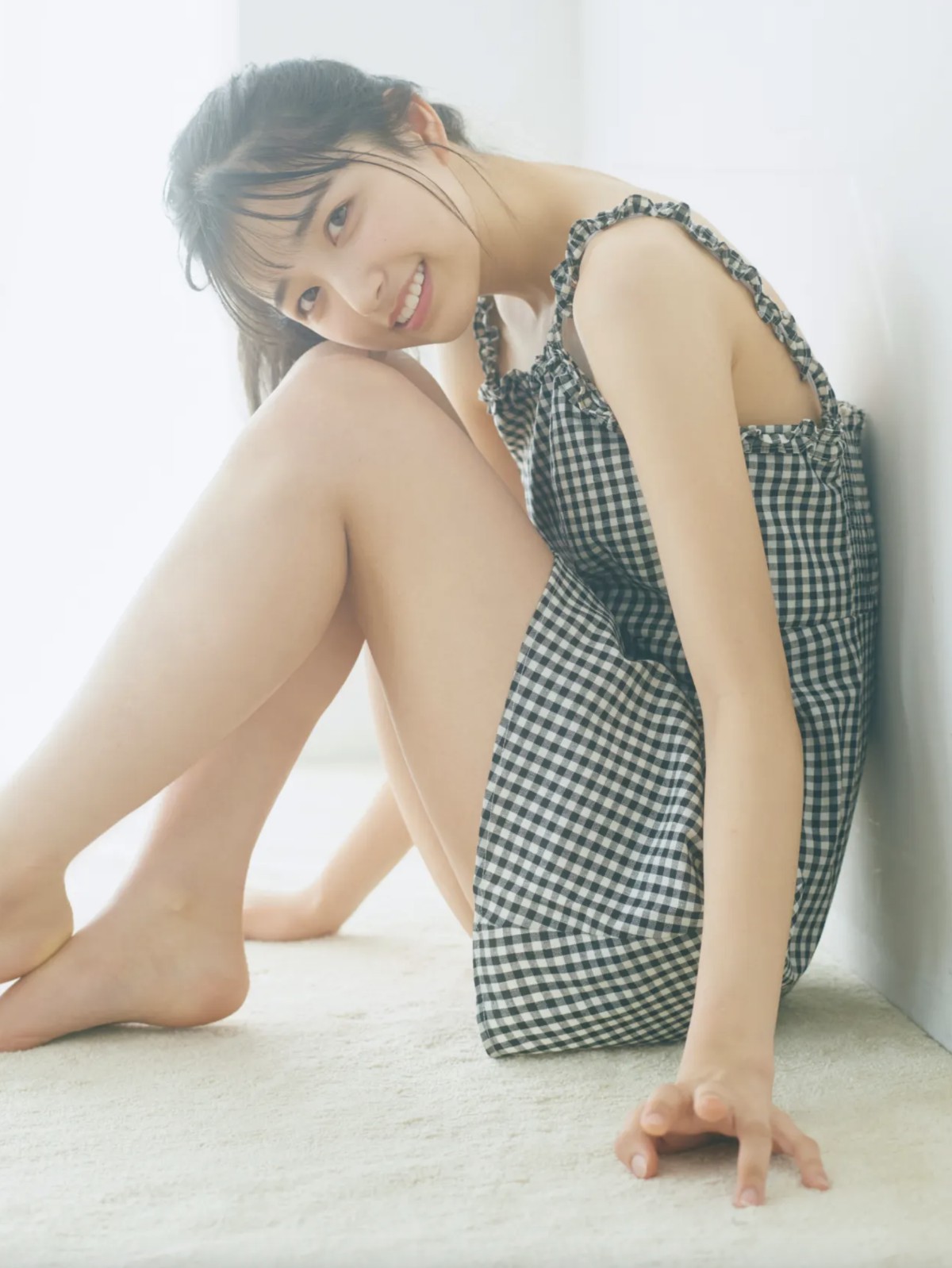 FRIDAYデジタル写真集 2023 04 27 Nogizaka46 Mao Ioki 五百城茉央 Innocent Blue Exclusive Shot Of 17 year old Sparkle 0002 5617681015.jpg