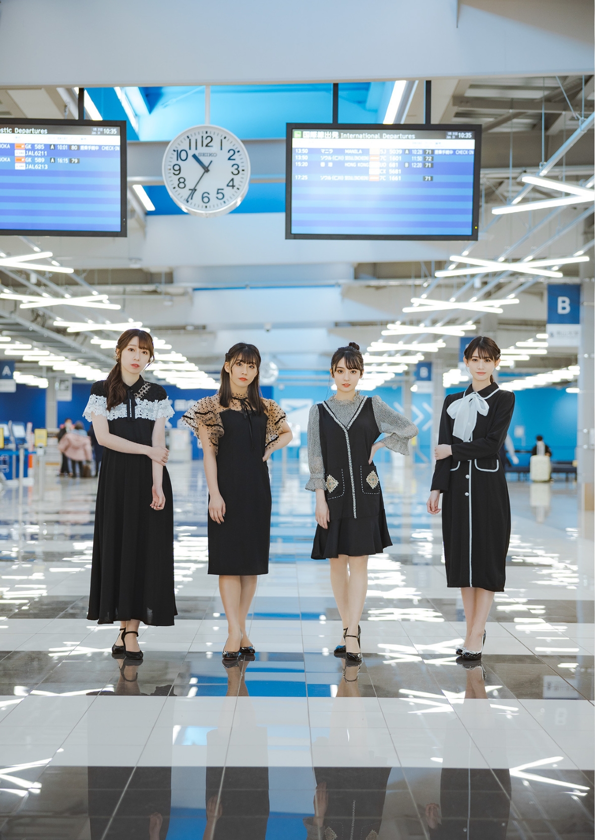 Photobook 2023 04 28 TEAM SHACHI Air Travel From Centrair Spi 0007 0616232266.jpg