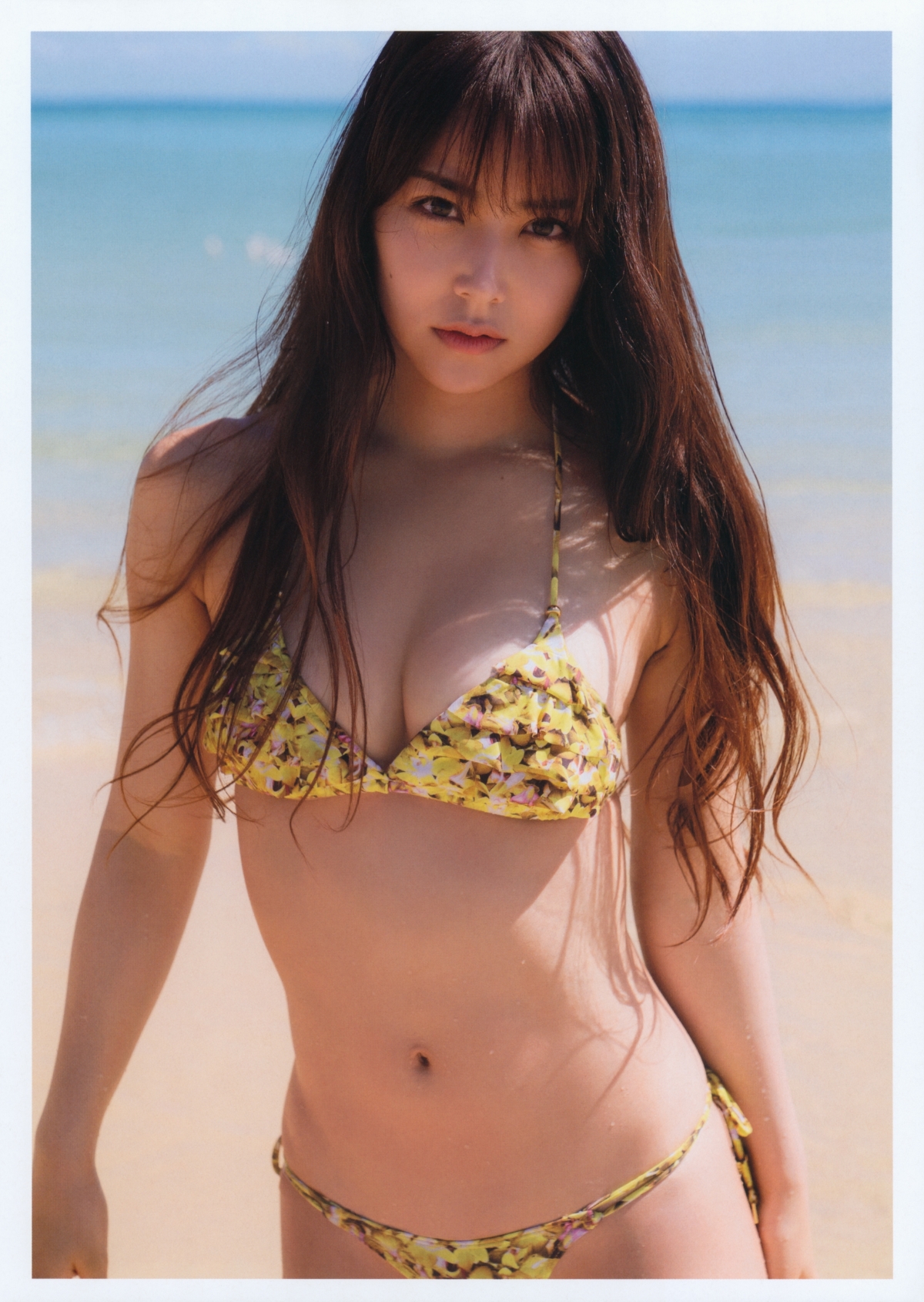 Photobook Miru Shiroma 白間美瑠 LOVE RUSH 0028 2227555135.jpg