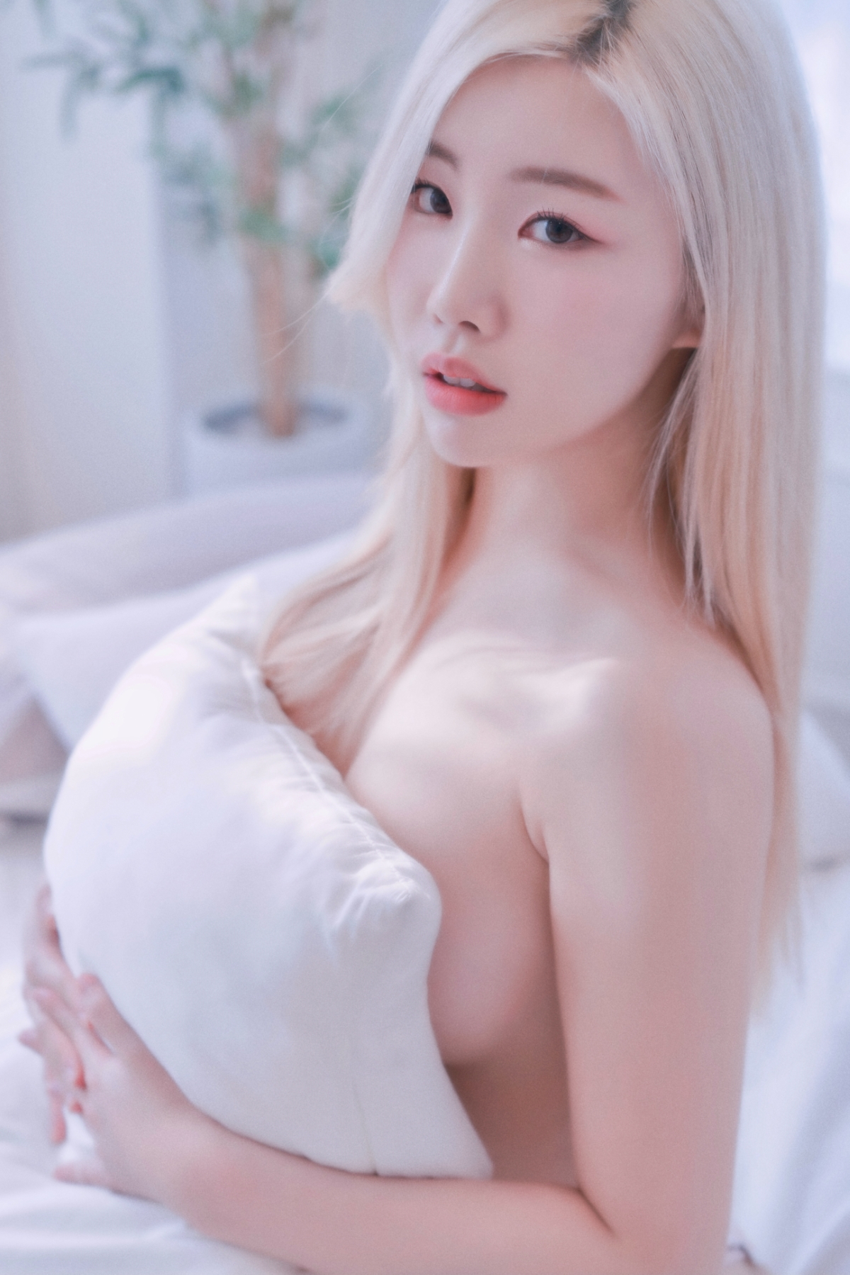 Yebin 전예빈 Homebody 0021 9922367177.jpg