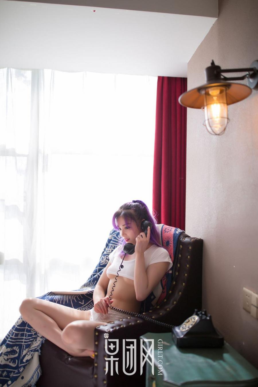 Xiong Chuan Purple Hair Girl Plump Peach Hip