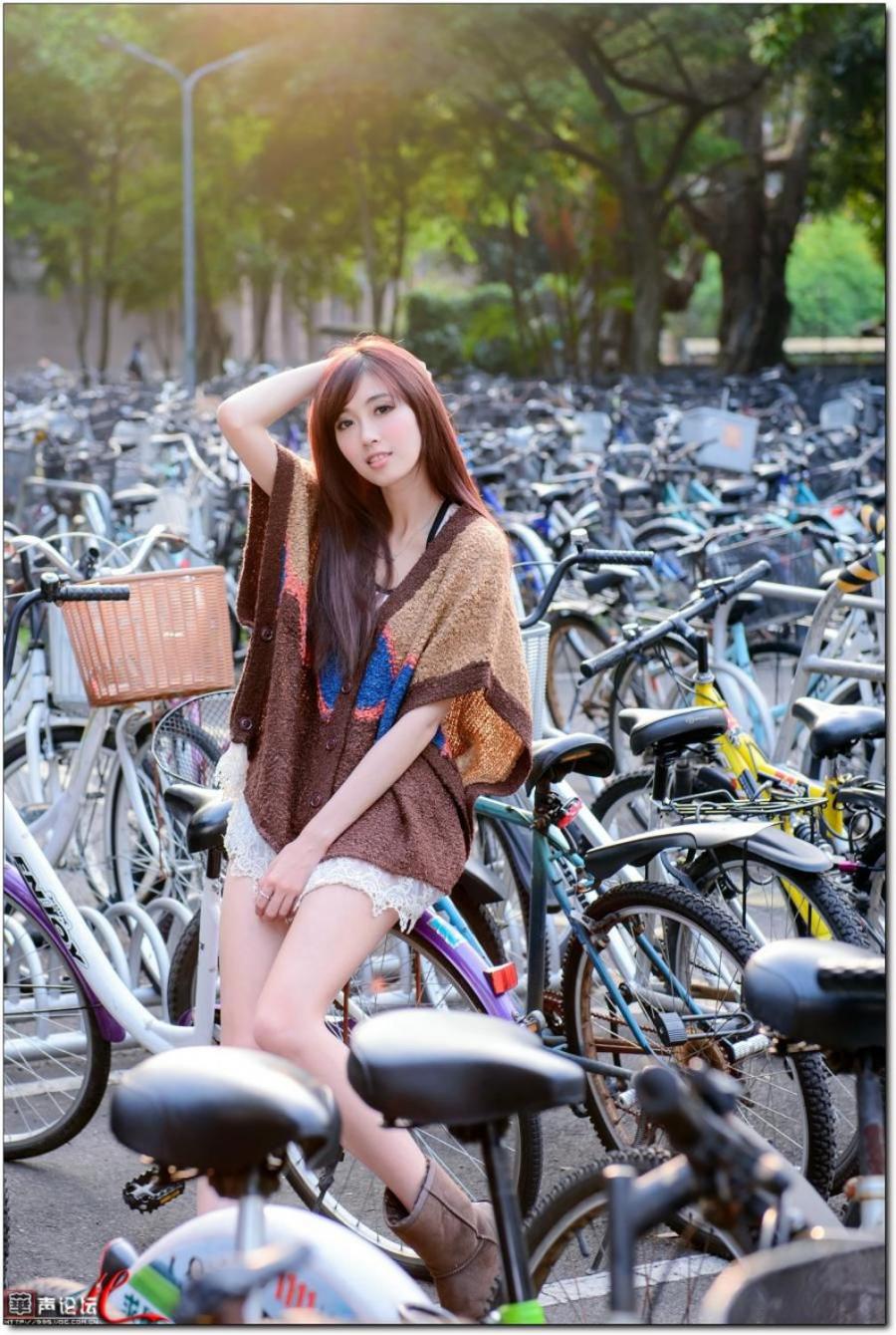 Jin Yun Qiao  Photographic in Campus