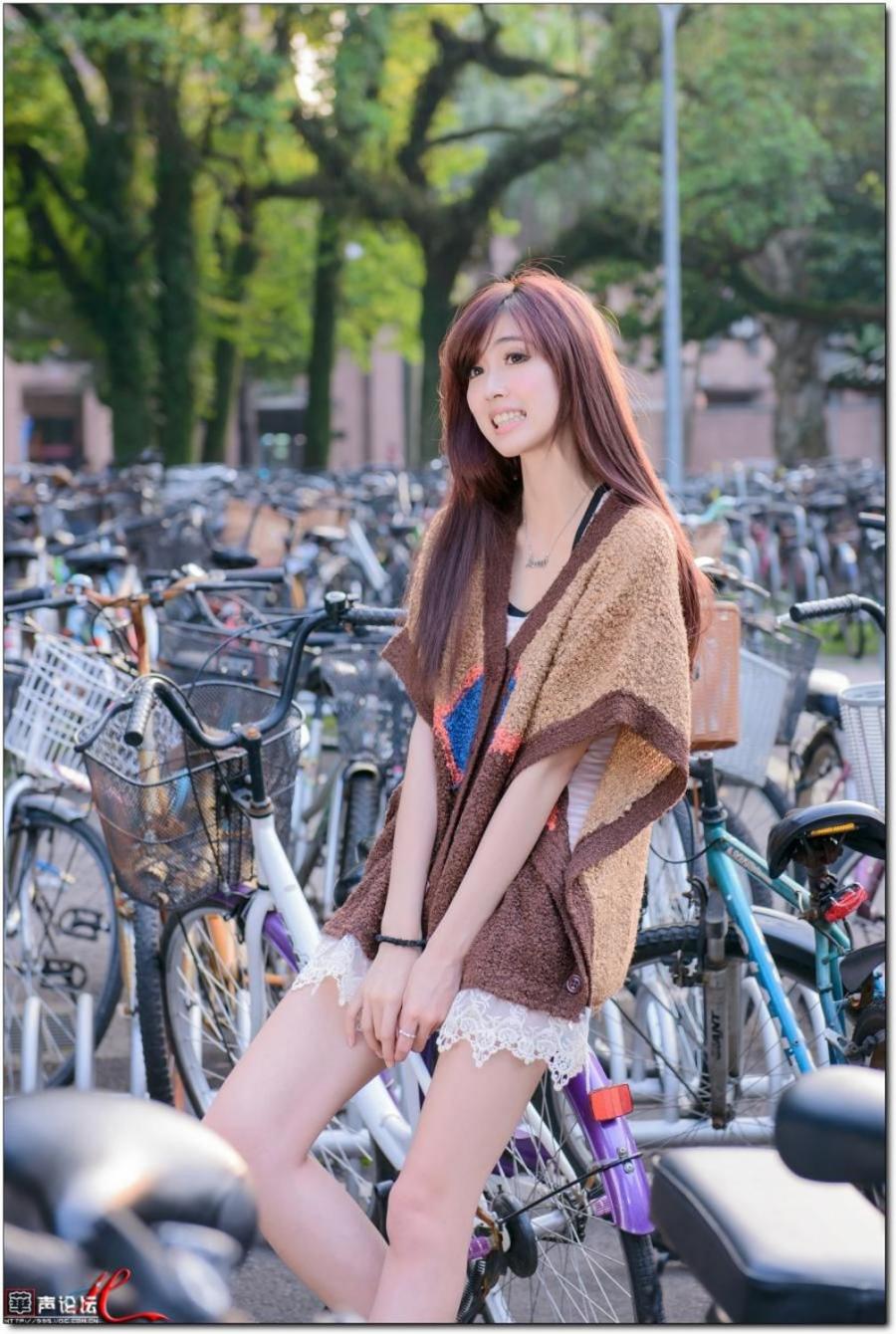 Jin Yun Qiao  Photographic in Campus