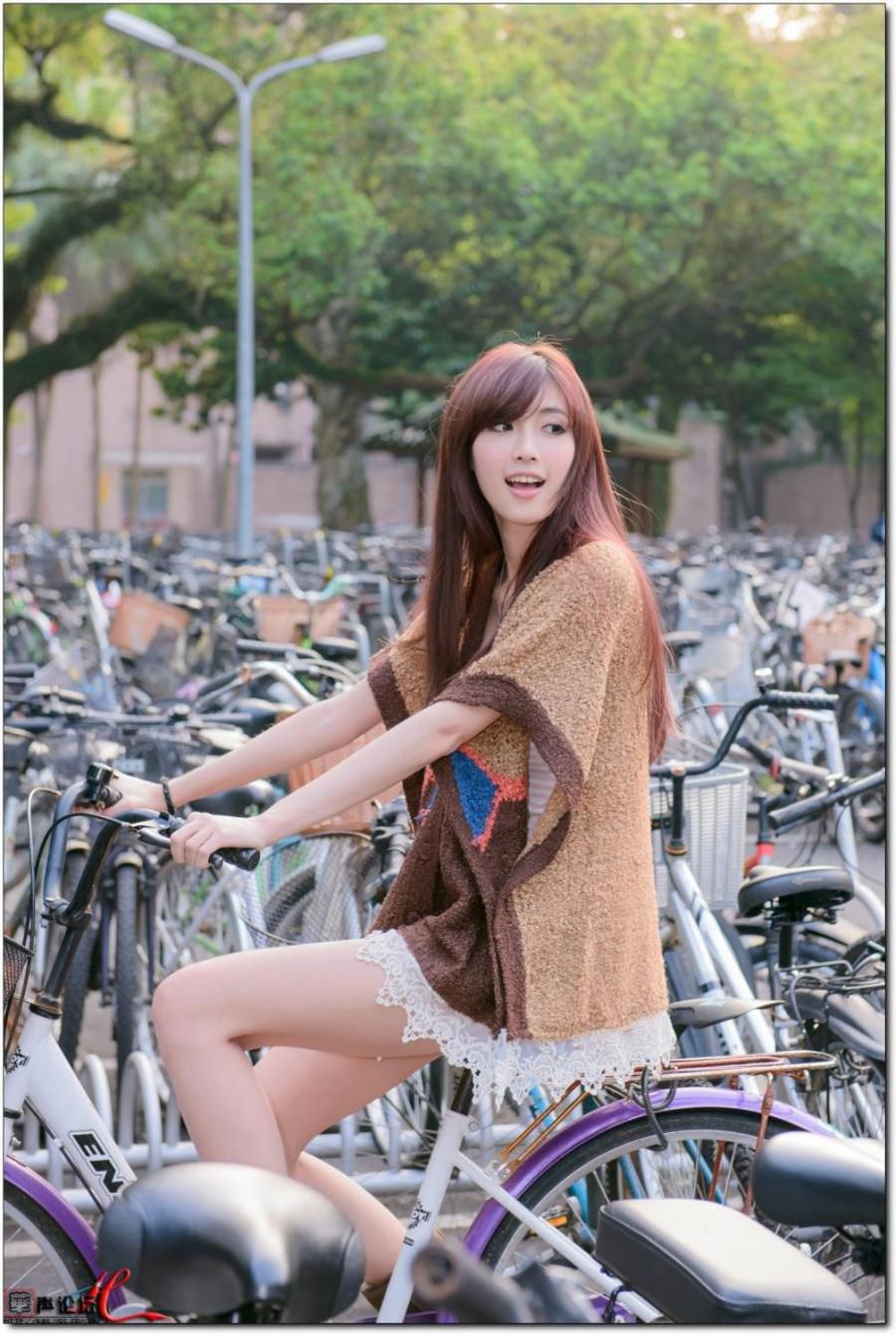 Jin Yun Qiao  Photographic in Campus