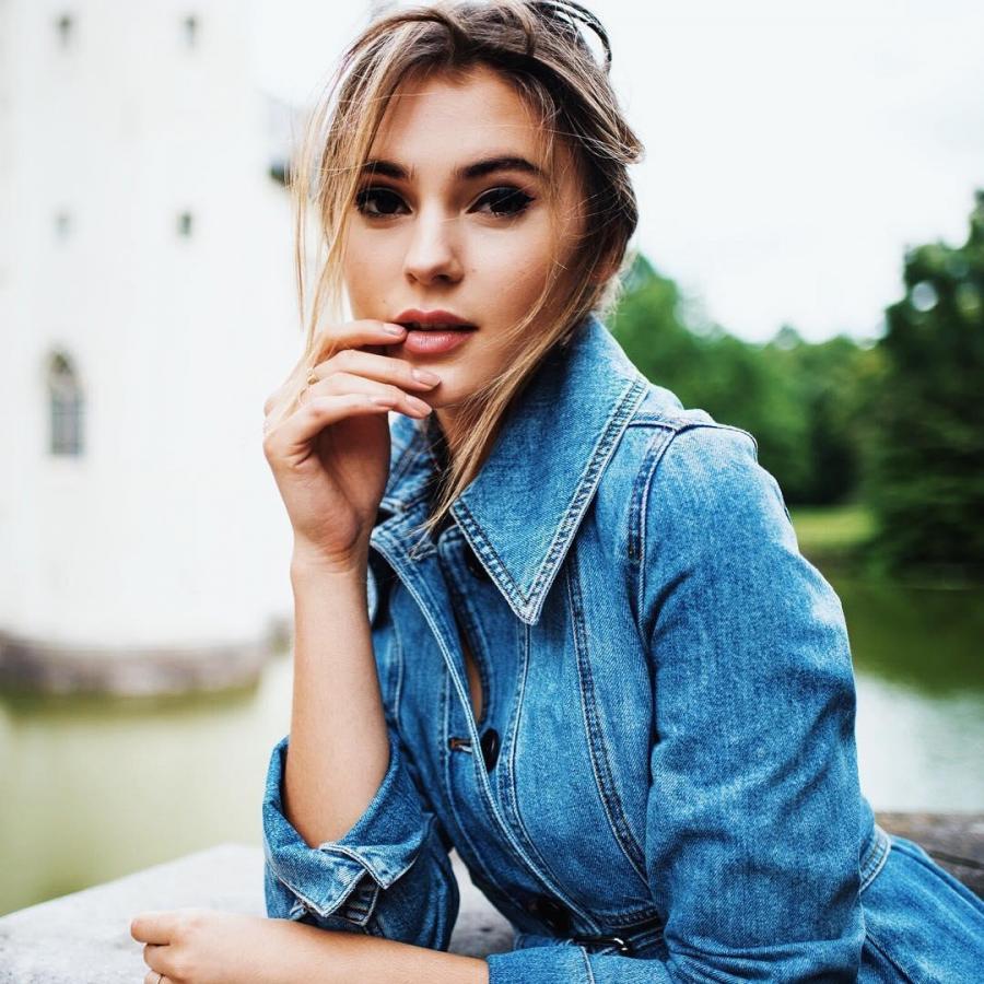 Stefanie Giesinger Beautiful Legs Temperament Picture and Photo