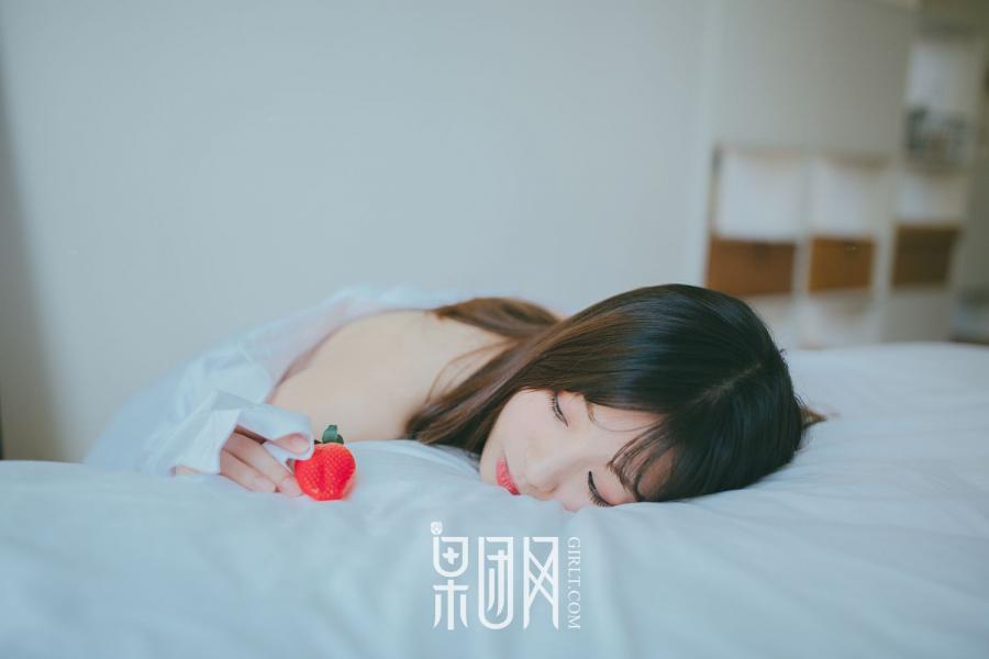 Xiong Chuan StrawBerry Girl