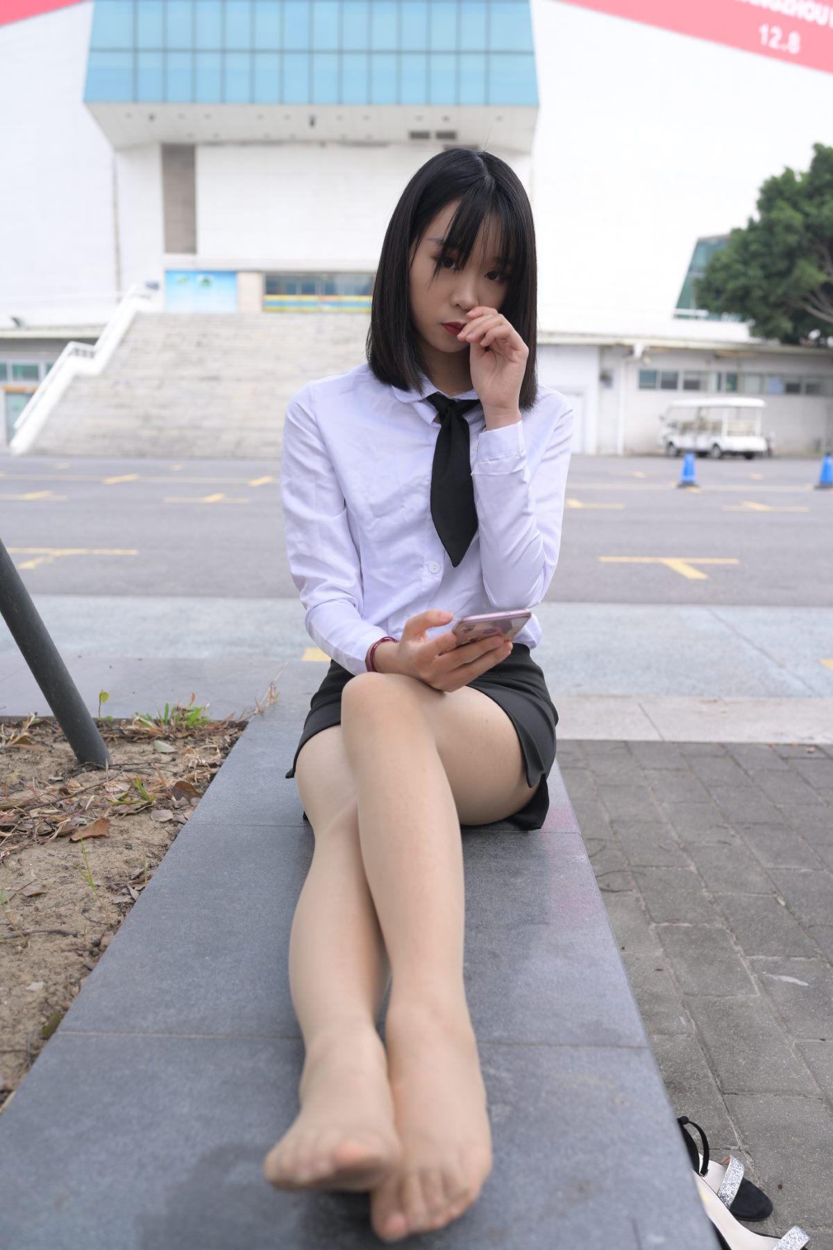 MoJing魔镜街拍 NO 084 程生街拍 商城推销美女长腿肉丝制服 C 220 8447305400.jpg