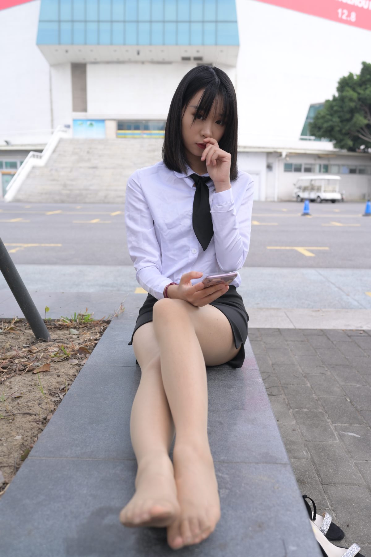 MoJing魔镜街拍 NO 084 程生街拍 商城推销美女长腿肉丝制服 C 222 8576573734.jpg