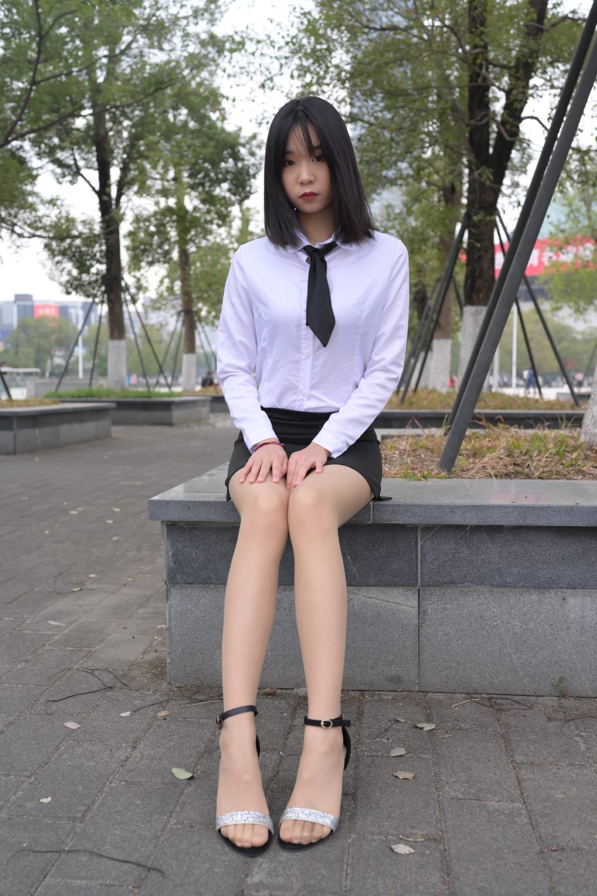 MoJing魔镜街拍 NO 084 程生街拍 商城推销美女长腿肉丝制服 B 126 6982455356.jpg