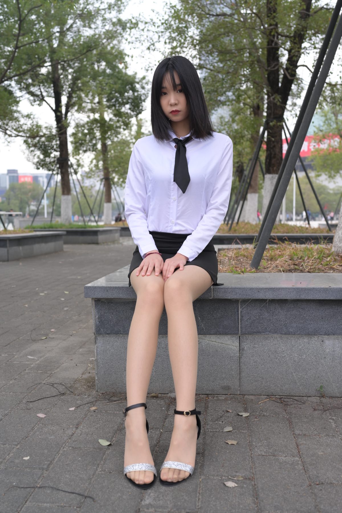 MoJing魔镜街拍 NO 084 程生街拍 商城推销美女长腿肉丝制服 B 128 8504956477.jpg