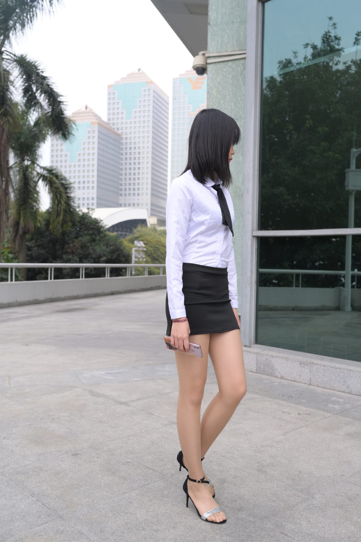 MoJing魔镜街拍 NO 084 程生街拍 商城推销美女长腿肉丝制服 A 010 0272824044.jpg