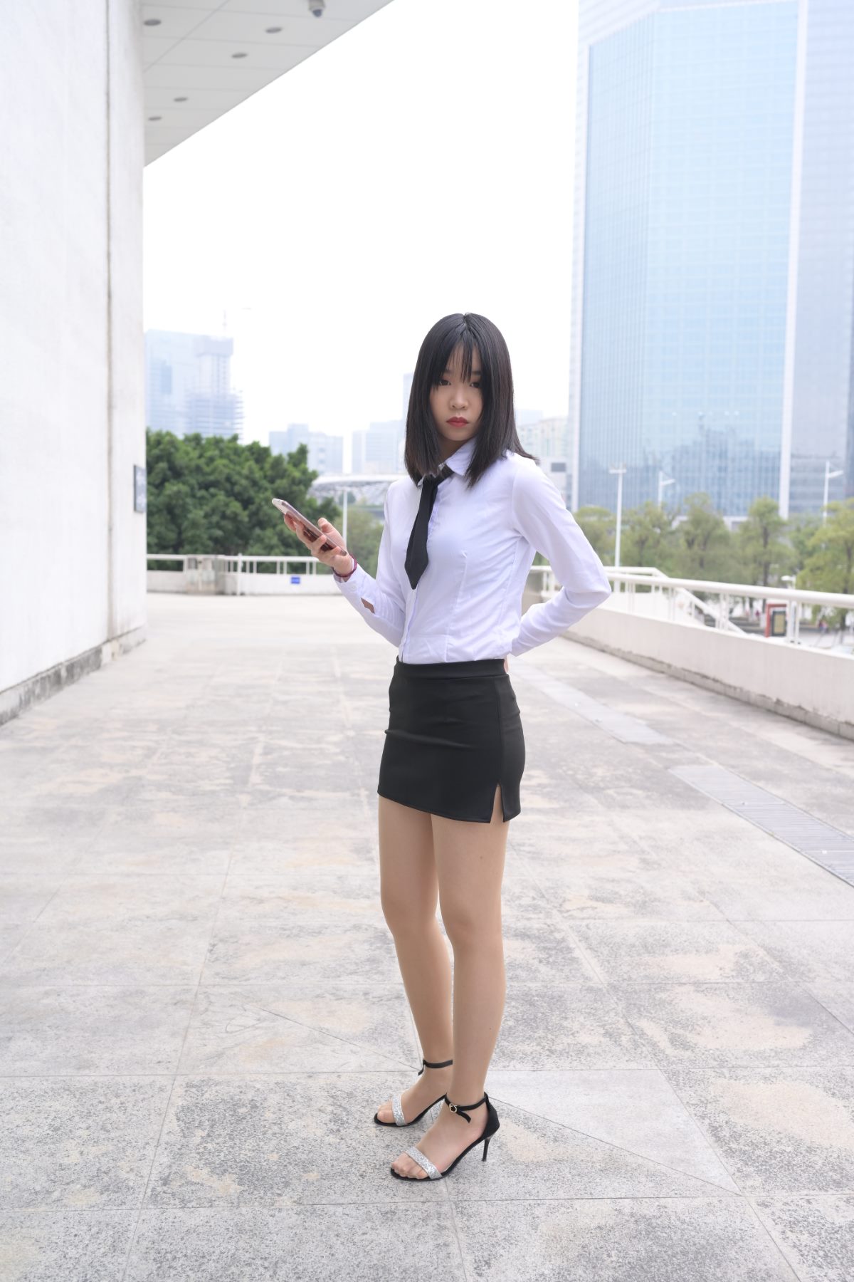 MoJing魔镜街拍 NO 084 程生街拍 商城推销美女长腿肉丝制服 A 031 4790816948.jpg