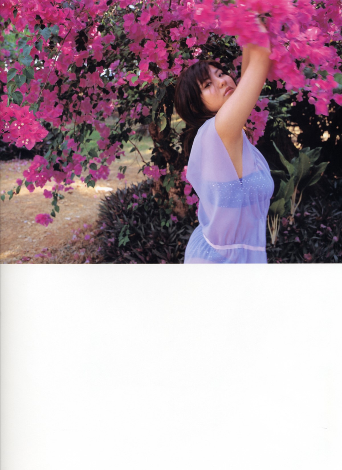 Photobook 花井美里 CHIKU BILL チクビル 033.jpg