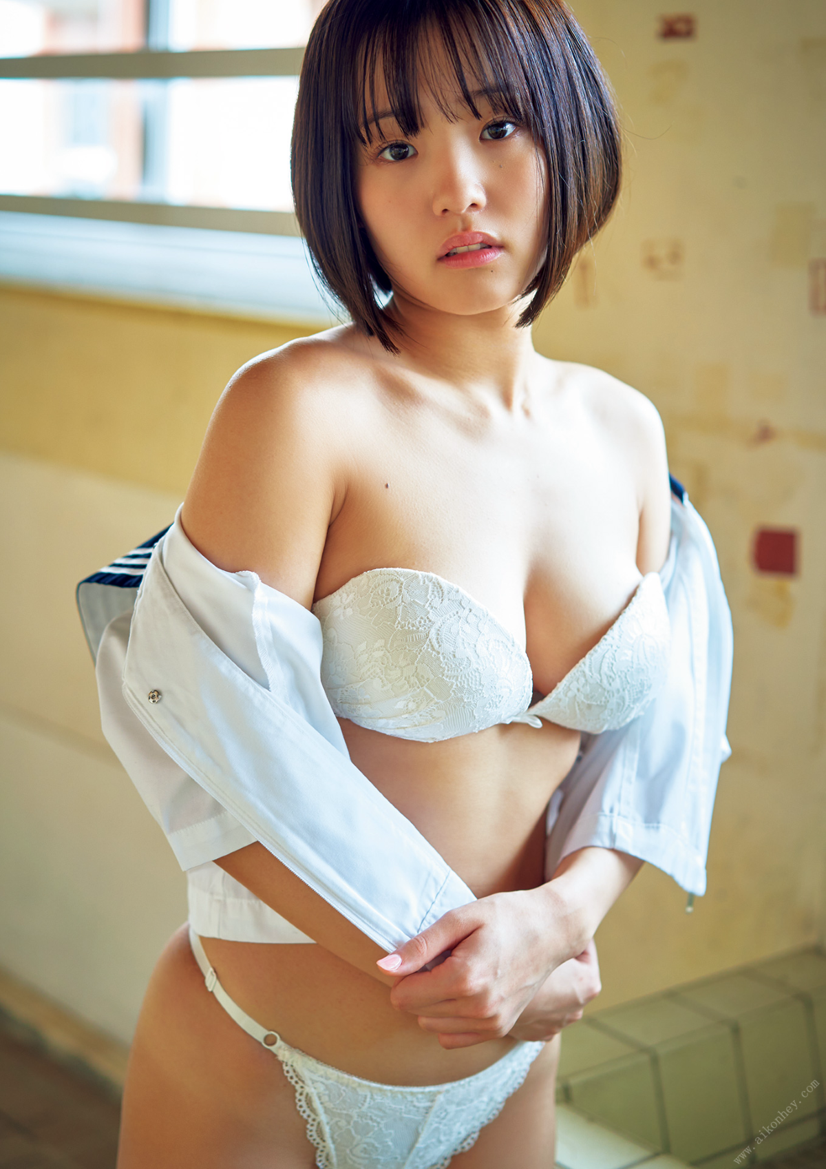 Photobook 2021.06.08 花咲ひより1st写真集 11.jpg